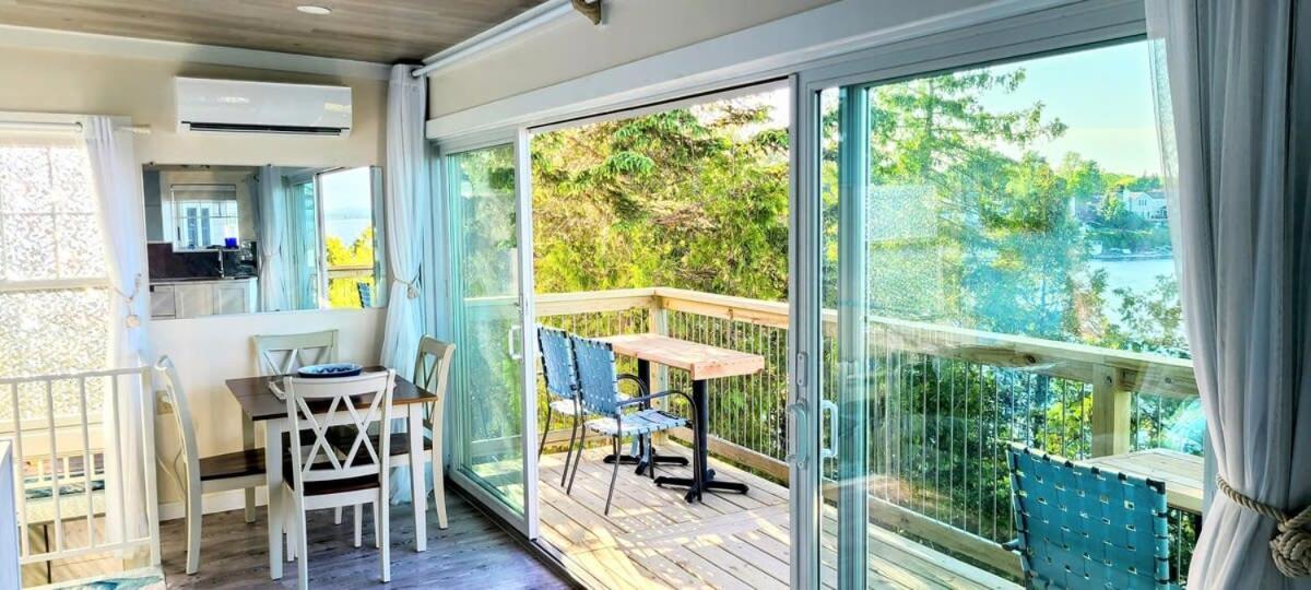 Loza House Coastal Design Unit With Lake & Mountain Views プラッツバーグ エクステリア 写真