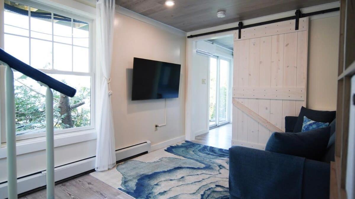Loza House Coastal Design Unit With Lake & Mountain Views プラッツバーグ エクステリア 写真