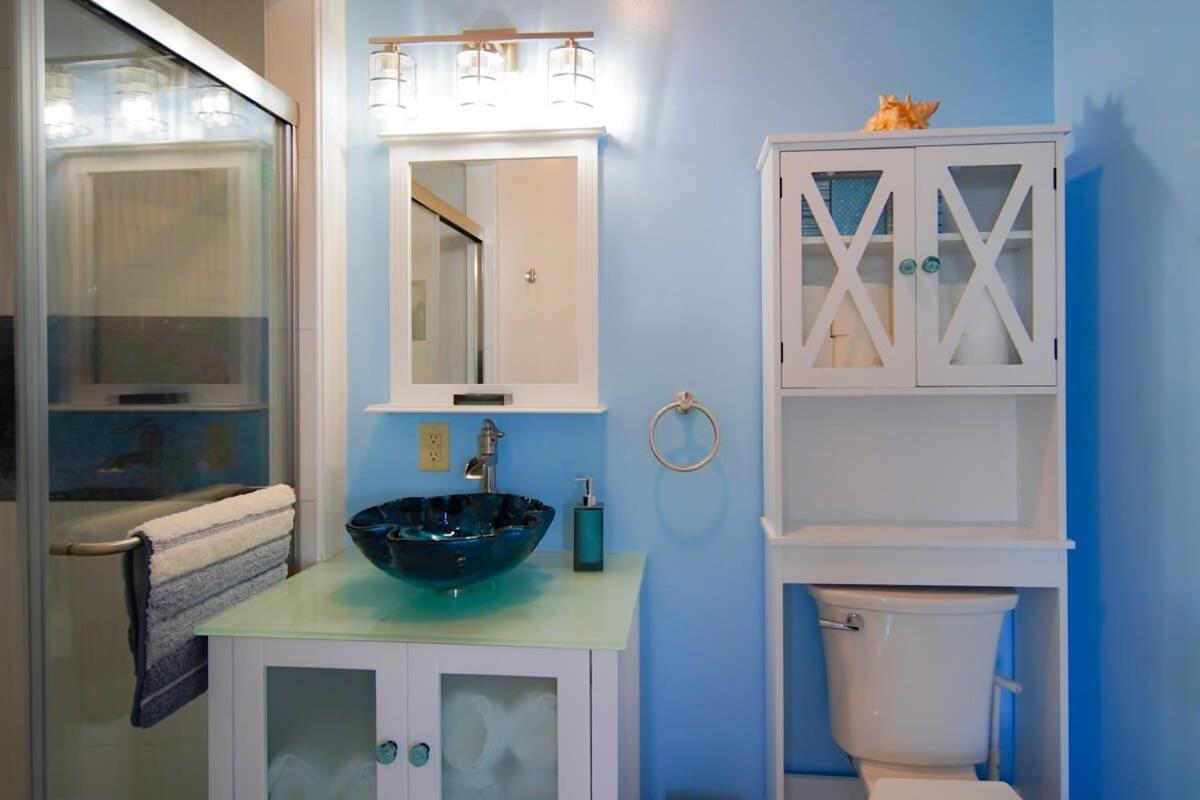 Loza House Coastal Design Unit With Lake & Mountain Views プラッツバーグ エクステリア 写真